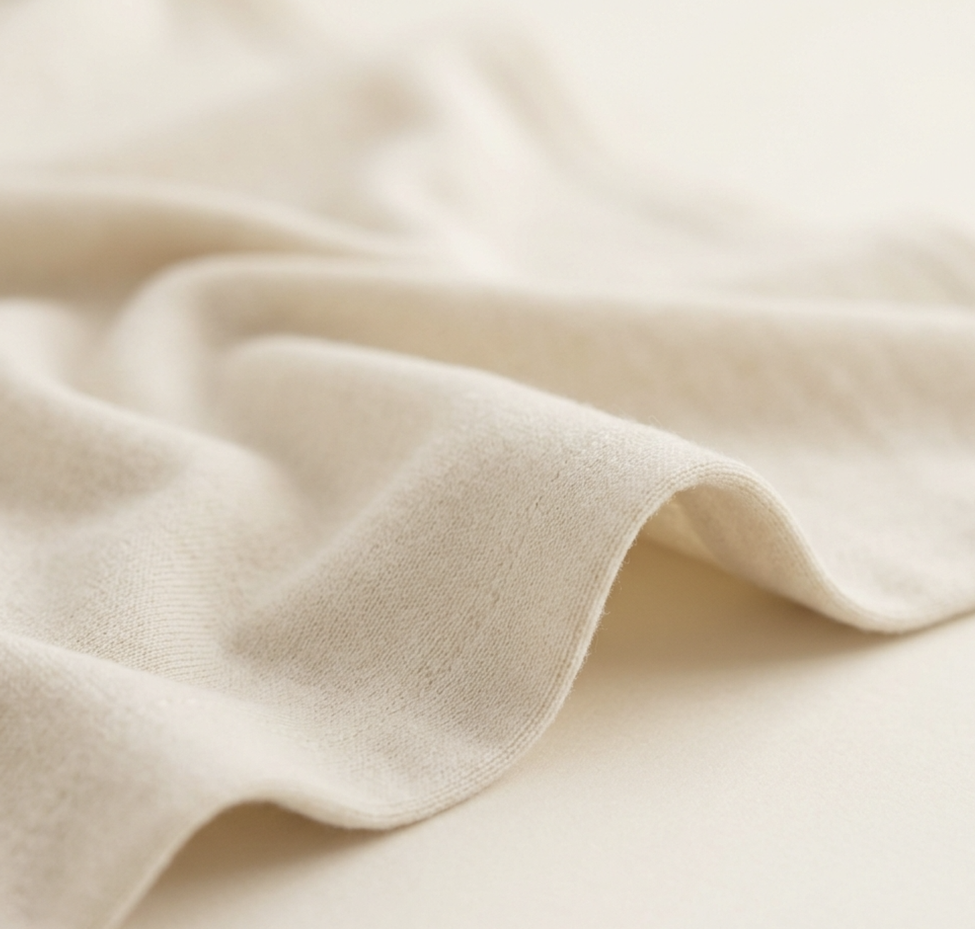 Detalle de la tela jersey power soft de la Remera Moria - Charmosa